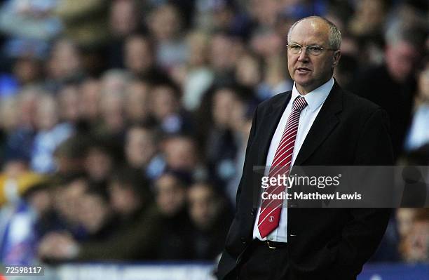 Les Reed, the new Charlton Athletic manager, looks on during the Barclays Premiership match between Reading and Charlton Athletic at the Madejski...