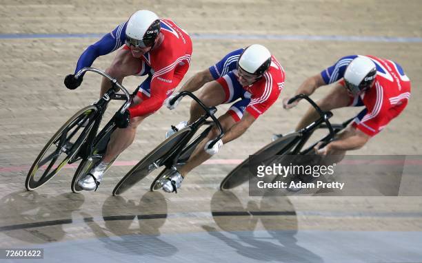 Chris Hoy of Great Britain leads off in the team sprint during day three of the 2006 UCI Track Cycling World Cup at the Dunc Gray Velodrome November...