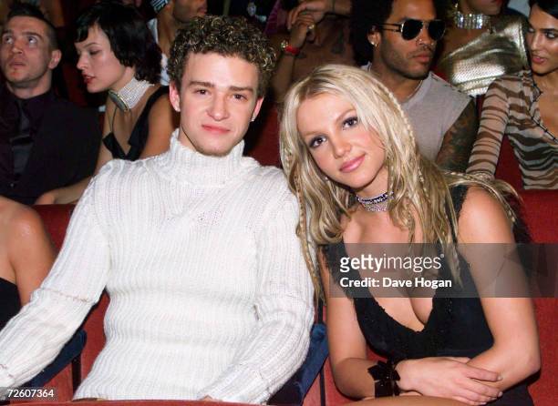 Singers Britney Spears and Justin Timberlake in the audience at the 2000 MTV Music Video Awards in New York, in the United States of America on the...