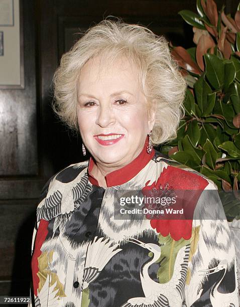 Doris Roberts attends a fundraising dinner for Duke Of Edinburgh's Award Young American's Challenge at the Union League Club on Park Avenue November...