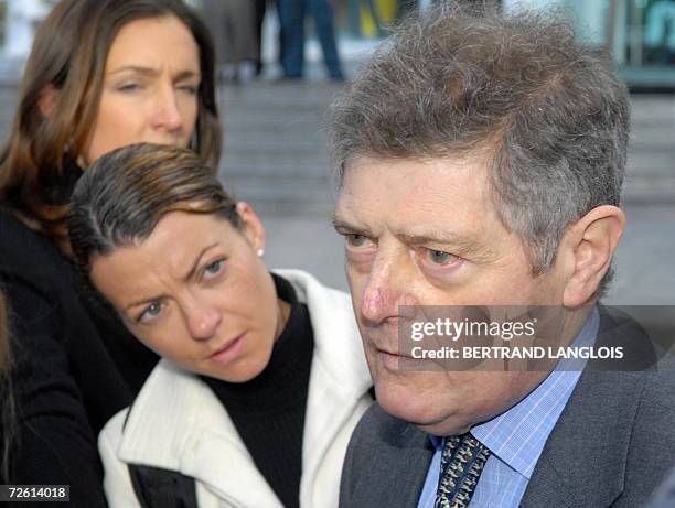 United Kingdom: Dr. John Henry, a clinical toxicologist, addresses journalists outside the University College Hospital in London, 21 November 2006,...