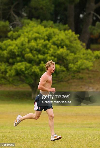 Craig Bolton of the Sydney Swans takes part in time trial at the Sydney Swans training session at Centennial Park November 22, 2006 in Sydney,...