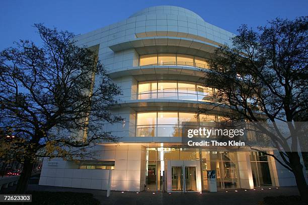 The Siemens Forum on Oskar-Von-Miller-Ring is seen on November 20, 2006 in Munich, Germany. Five Siemens executives have been arrested in raids at...