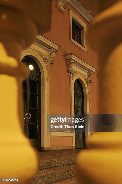 The Siemens headquarter on Wittelsbacher Platz is seen on November 19, 2006 in Munich, Germany. Five Siemens executives have been arrested in raids...