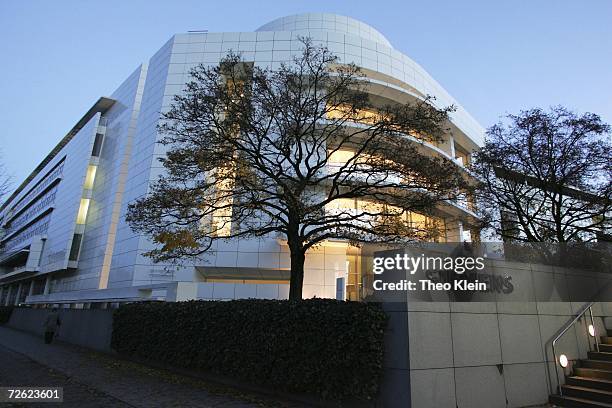 The Siemens Forum on Oskar-Von-Miller-Ring is seen on November 20, 2006 in Munich, Germany. Five Siemens executives have been arrested in raids at...