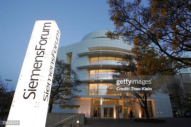 The Siemens Forum on Oskar-Von-Miller-Ring is seen on November 20, 2006 in Munich, Germany. Five Siemens executives have been arrested in raids at...