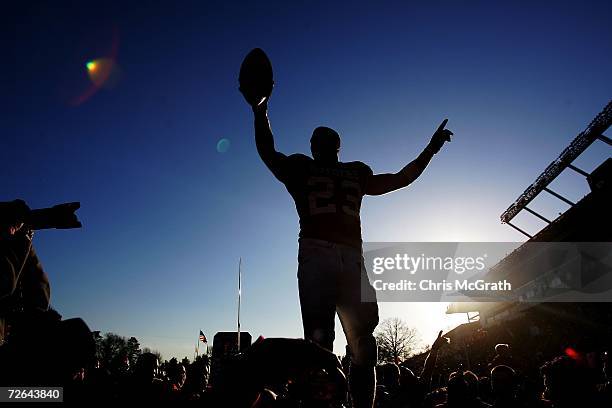 Brian Leonard of the Rutgers Scarlet Knights waves farewell to the crowd after defeating the Syracuse University Orange on November 25, 2006 at...