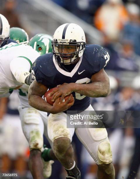 Tony Hunt of Penn State carries the ball during the game against Michigan State at Beaver Stadium on November 18, 2006 in University Park,...