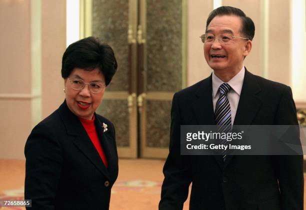 Margaret Chan, Director-General Elect of World Health Organization , is greeted by Chinese Premier Wen Jiabao before their talks on November 28, 2006...