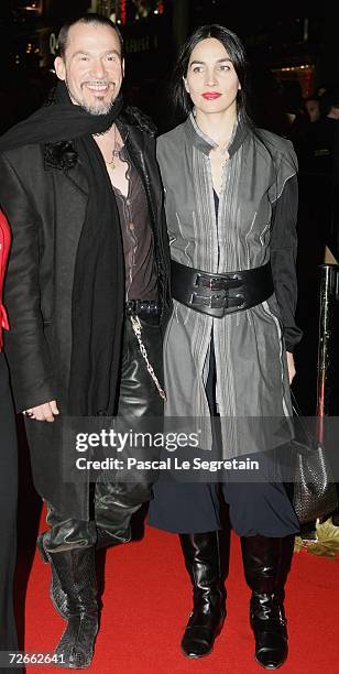 Singer Florent Pagny poses with his wife Azucena during the official Christmas lighting ceremony at The Champs Elysees November 28, 2006 in Paris,...