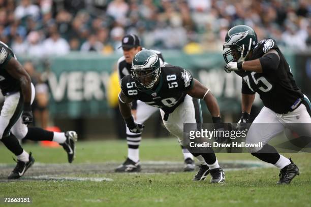 Defensive end Trent Cole of the Philadelphia Eagles drives off the line during the game against the Tennessee Titans on November 19, 2006 at the...