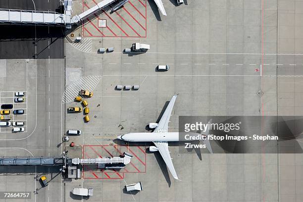aerial view of airplane - flughafen stock-fotos und bilder