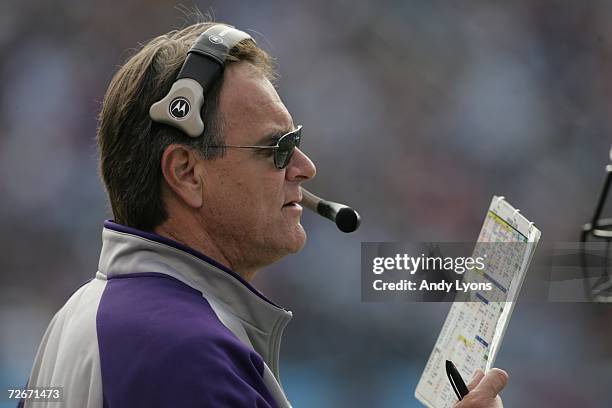 Head coach Brian Billick of the Baltimore Ravens looks on against the Tennessee Titans on November 12, 2006 at LP Field in Nashville, Tennessee. The...