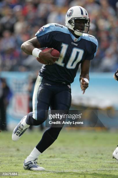 Vince Young of the Tennessee Titans runs against the Baltimore Ravens on November 12, 2006 at LP Field in Nashville, Tennessee. The Ravens won 27-26.