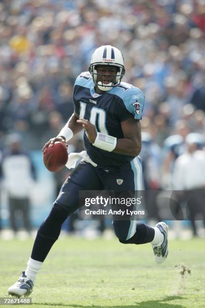 Vince Young of the Tennessee Titans runs against the Baltimore Ravens on November 12, 2006 at LP Field in Nashville, Tennessee. The Ravens won 27-26.