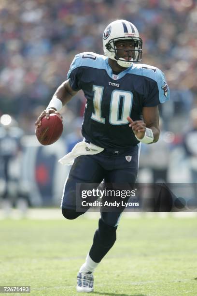 Vince Young of the Tennessee Titans runs against the Baltimore Ravens on November 12, 2006 at LP Field in Nashville, Tennessee. The Ravens won 27-26.