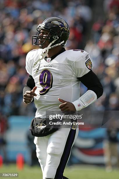 Steve McNair of the Baltimore Ravens looks on against the Tennessee Titans on November 12, 2006 at LP Field in Nashville, Tennessee. The Ravens won...