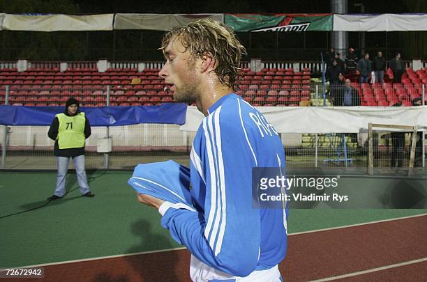 Simon Rolfes of Leverkusen looks dejected after losing 2:1 the UEFA Cup Group B match between Dinamo Bucharest and Bayer Leverkusen at the Dinamo...