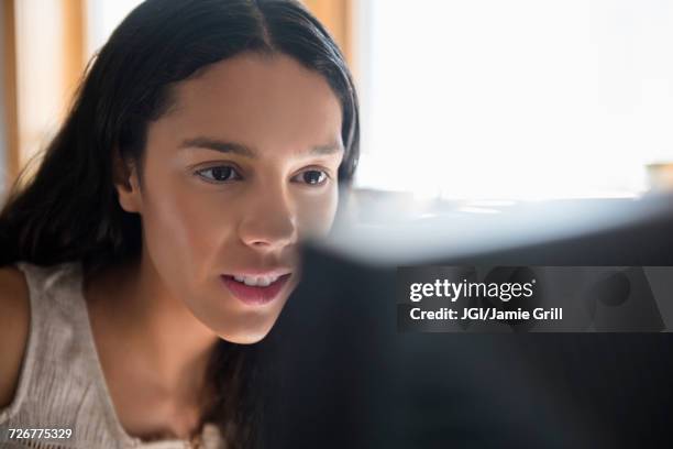 Woman Reading Computer Screen Photos and Premium High Res Pictures ...