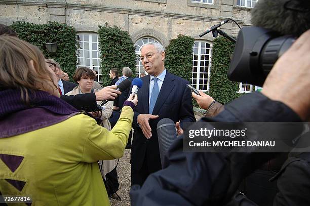 Former US Secretary of State Colin Powell talks to the press after being awarded the Alexis de Tocqueville prize for his book "My American way", 30...