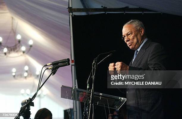 Former US Secretary of State Colin Powell gives a speech after being awarded the Alexis de Tocqueville prize for his book "My American way", 30...