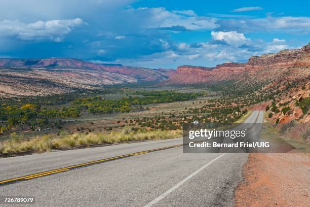 Compass Ridge 159 Comb Ridge Stock Photos, High-Res Pictures, and Images - Getty Images