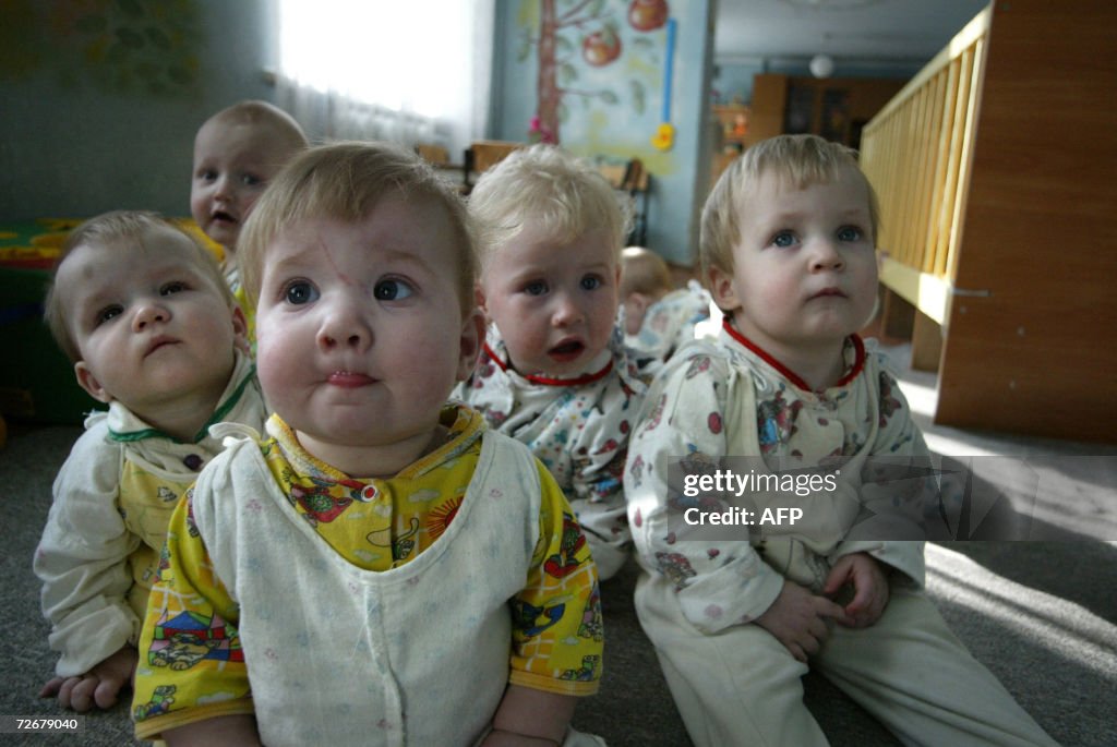 TOPSHOT-UKRAINE-AIDS-HIV-CHILDREN
