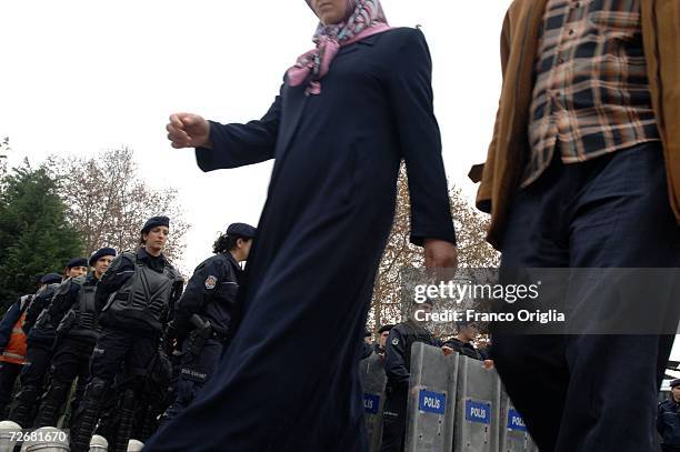 Turkish police stand guard outside the Beyiazid Mosque on November 30, 2006 in Istanbul. Pope Benedict XVI began the third and busiest day of his...