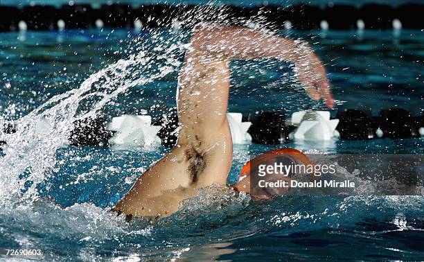 Eric Shanteau swims the Freestyle leg in the Men's 400M Individual Medley Prelim Heats during the 2006 U.S. Open of Swimming on December 1, 2006 at...