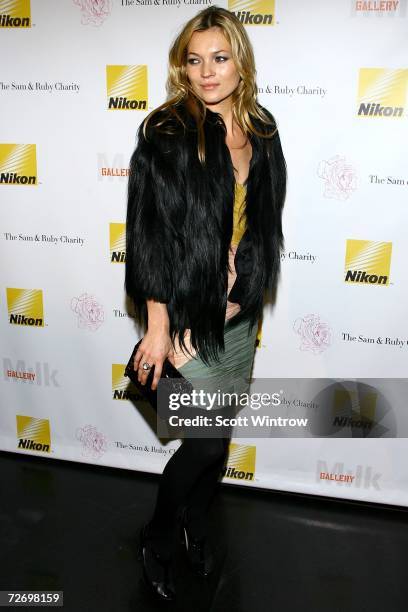Model Kate Moss arrives for the Sam & Ruby Charity Benefit hosted by Nikon and herself at the MILK Gallery on December 01, 2006 in New York City.