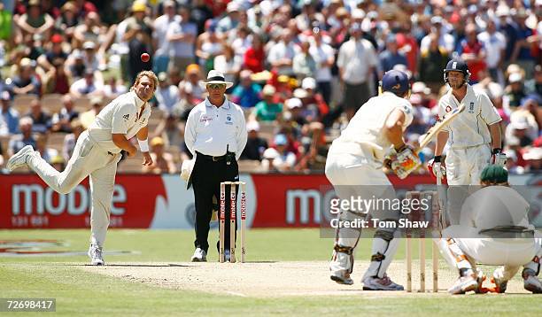 Shane Warne of Australia bowls to Kevin Pietersen of England during day two of the second Ashes Test Match between Australia and England at the...