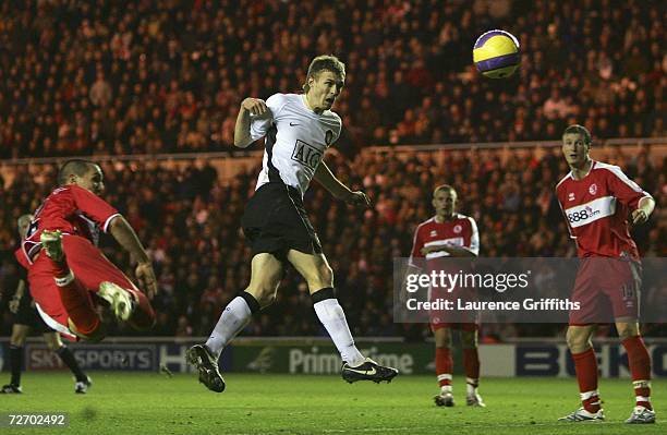 Darren Fletcher of Manchester United scores his team's second goal during the Barclays Premiership match between Middlesbrough and Manchester United...