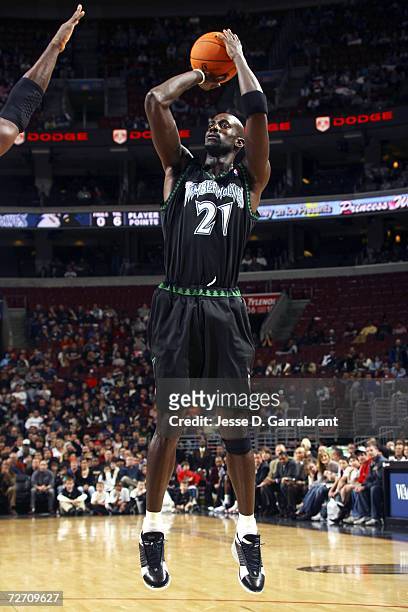 Kevin Garnett of the Minnesota Timberwolves shoots a jump-shot against the Philadelphia 76ers on December 3, 2006 at the Wachovia Center in...