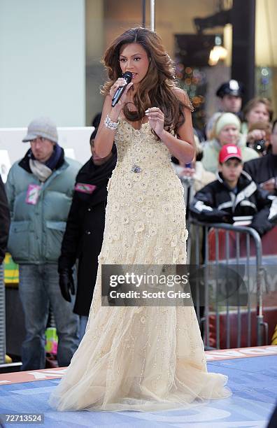 Singer/actress Beyonce Knowles performs on NBC's "Today Show" in Rockefeller Center on December 4, 2006 in New York City.