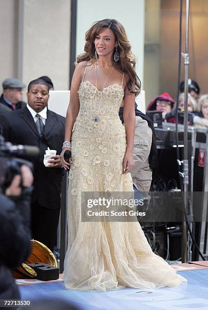 Singer/actress Beyonce Knowles performs on NBC's "Today Show" in Rockefeller Center on December 4, 2006 in New York City.