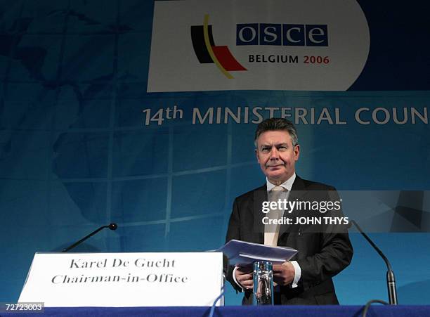 Belgium's Minister of Foreign Affairs Karel De Gucht gives a press conference 05 December 2006 at the end of the working session of the Organization...
