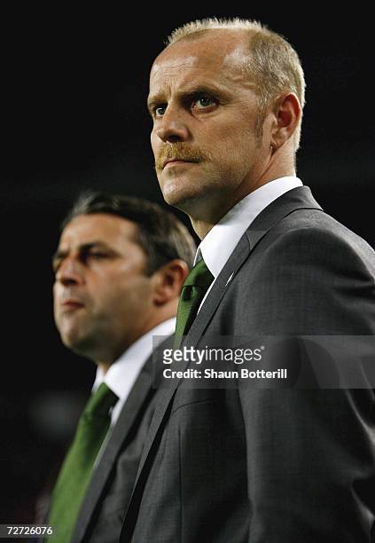 Thomas Schaaf the Werder Bremen coach looks on with team manager Klaus Allofs before the UEFA Champions League Group A match between Barcelona and...