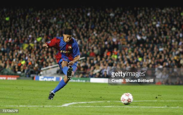 Ronaldinho of Barcelona scores from a freekick during the UEFA Champions League Group A match between Barcelona and Werder Bremen at the Nou Camp on...