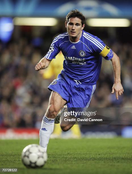 Frank Lampard of Chelsea during the UEFA Champions League Group A match between Chelsea and Levski Sofia at Stamford Bridge on December 5, 2006 in...