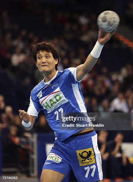 Kyung-Shin Yoon of Hamburg throws a goal during the Bundesliga game between HSV Handball and TUS N-Luebbecke at the Color Line Arena on December 6,...