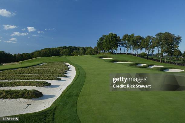 General view of the church pew bunkering on the third hole at Oakmont Country Club, site of the 2007 US Open on September 26, 2006 in Oakmont,...