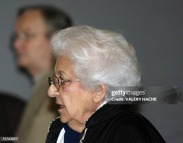 Renee Le Roux waits, 07 December 2006, at the courthouse of the French Riviera city of Nice, where Jean-Maurice Agnelet's faces court on charges of...