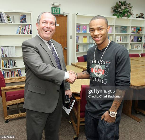 Montebel Rapera 41 Bow Wow Acts As Principal For A Day At Schurr High School Stock ...