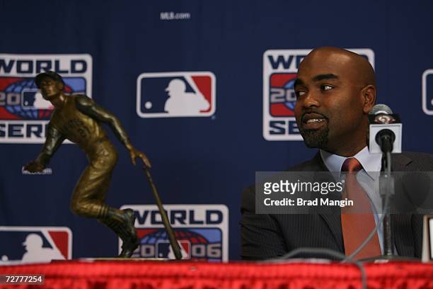 Carlos Delgado of the New York Mets receives the Roberto Clemente Award from Commissioner Bud Selig prior to Game Three of the 2006 World Series on...