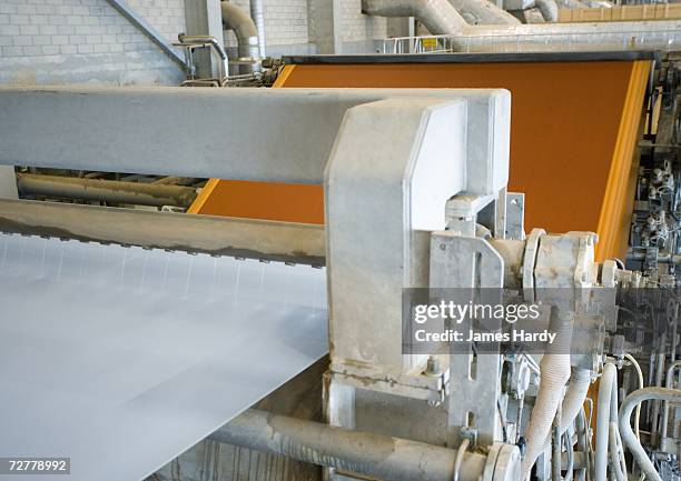 paper machine - papierwerk stock-fotos und bilder