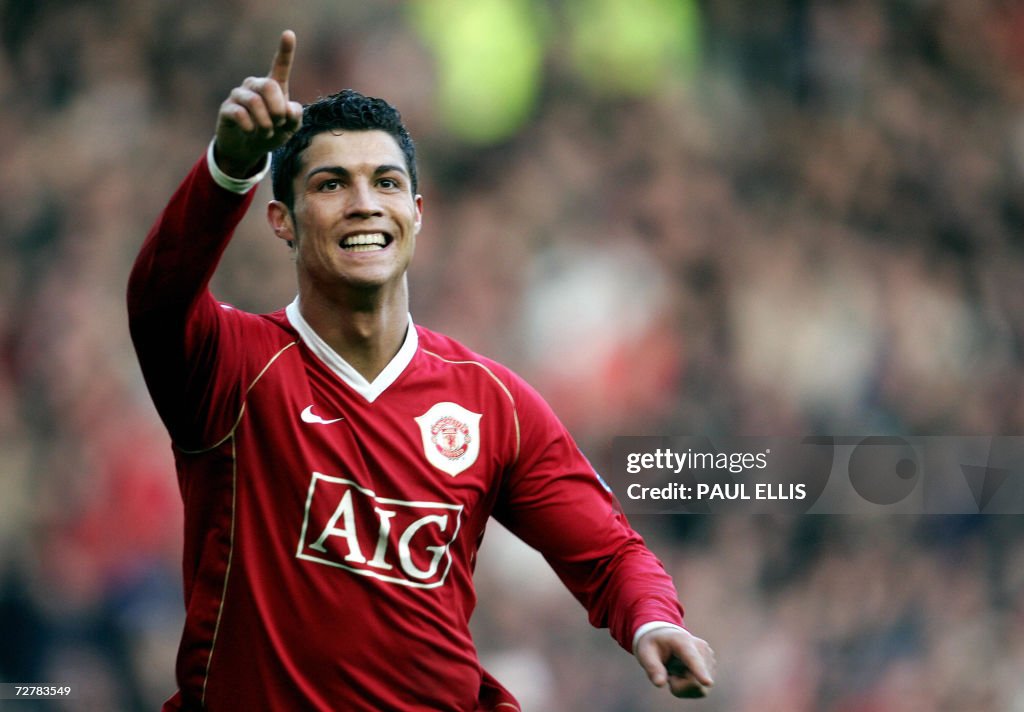 Manchester United's Cristiano Ronaldo ce