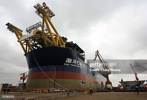 Floating Storage Offloading Floating Production Storage Offloading Photos and Premium High Res ...