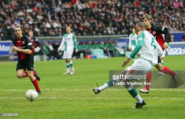 Naldo of Bremen scores the first goal during the Bundesliga match between Eintracht Frankfurt and Werder Bremen at the Commerzbank stadium on...