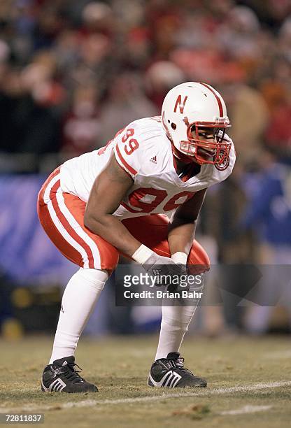 Barry Turner of the Nebraska Cornhuskers gets ready to move at the snap against the Oklahoma Sooners late in the fourth quarter of the 2006 Dr....