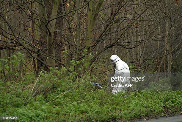 British Forensics 152 Woods Crime Scene Stock Photos, High-Res Pictures, and Images ...